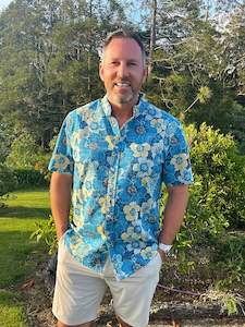 Short Sleeve Shirts: Puarangi NZ Hibiscus - Short Sleeve