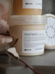 Hairdressing: Essentials NOUNOU Conditioner 250ml