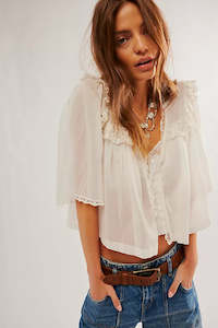 Clothing: LUNA TOP (Optic White)