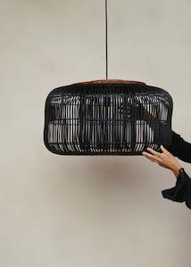 Furniture: Asta Pendant Medium / Black