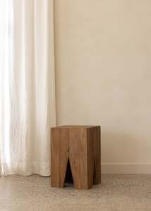 Furniture: Tua Box