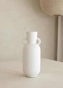 Furniture: Neave Vase