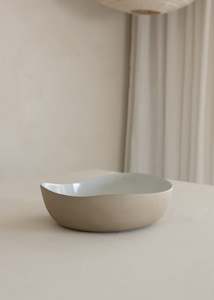 Furniture: Table Of Plenty Serving Bowl 30.5cm / White & Clay