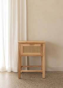 Alba Bedside Table / Natural