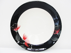 Keriblue Ceramics Large Rimmed Bowl – Black Pohutukawa