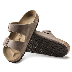 Shoe: Birkenstock Arizona Oiled Leather Leather Tobacco Brown Regular Width