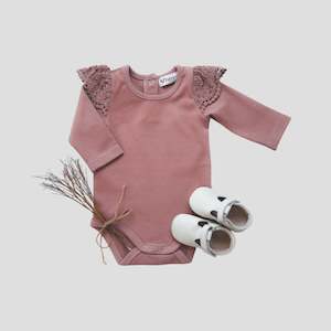 Love Henry | Lace Sleeve Onesie - Pink Rust