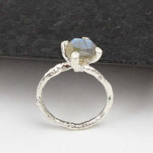 Briar Roots Ring - labradorite