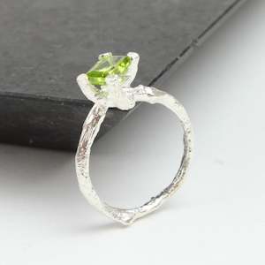 Briar Roots Ring - peridot baguette