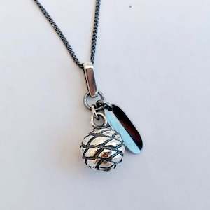 Art gallery: Kauri Cone Pendant with leaf