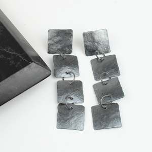 Ladder studs 3 squares - oxidised silver