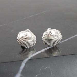 Shell studs - silver