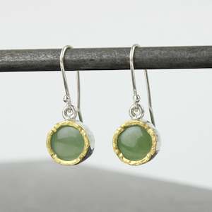 Pounamu earrings - round gold