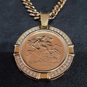 22ct Half Coin Sovereign Pendant w 0.3 ct Diamonds