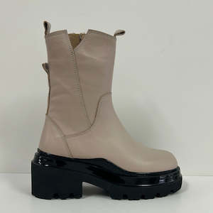 Tori Egret Boot