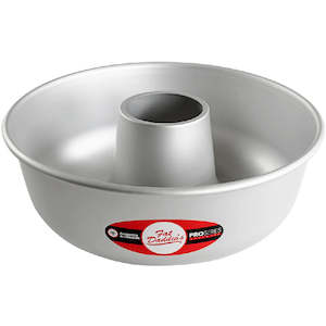 Ring mould cake pan by Fat Daddios 9 inch diameter