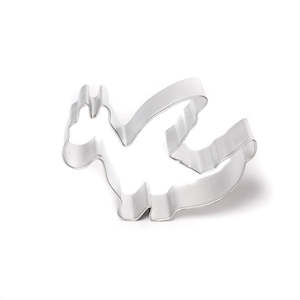 Cake: Dragon flying cookie cutter