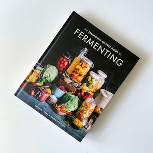 The Farmhouse Culture Guide to Fermenting (Kathryn Lukas & Shane Peterson)