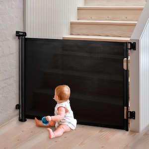 Baby retractable safety gate