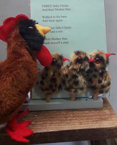 Pet: Mother Hen & 3 Little Chicks (Hand & Finger Puppets & Rhyme Chart)