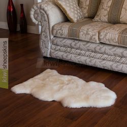 Classic Medium Spring Lamb Rug