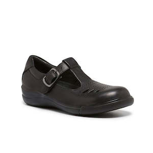 clarks pupil in black