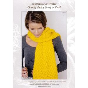 2501 Sunflowers in Winter Chunky Daisy Scarf or Cowl Knitting Pattern SALE