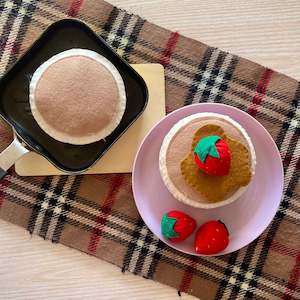 Gift: Felt pancakes