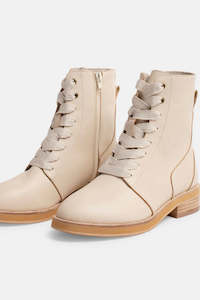 Walnut Melbourne - Clover Leather Boot Almond