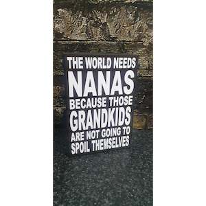 Clothing: The World Needs Nanas 10x15cm