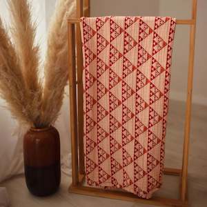 Awhi Company: Muslin Wrap - Hononga (Kuratea)