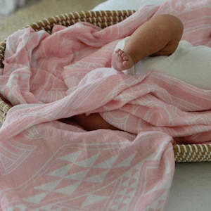 Babies And Kids: Māreikura Muslin Wrap