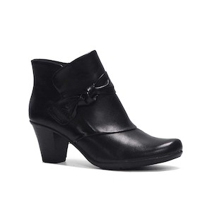 Shoe: Portia black