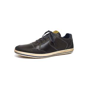 Mens Flats: Crest Black Rub