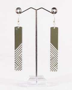 Sonz Earings: Mana Bar Silver Mirror