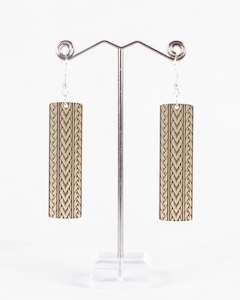 Sonz Earings: Samoan Spearhead Bar Gold Metallic