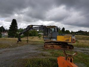 Industrial machinery or equipment wholesaling: Volvo 240CL 2008 Excavator