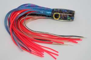 Sporting equipment: HOOKER - MEDIUM FLAT PAUA HEAD - TEASER TAIL - THE SMOKER