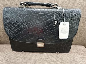 Leather clothing: Cobb & Co Leather Bag