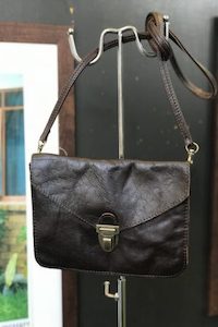 Leather clothing manufacturing: Leather Bag – Shoulder clutch