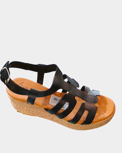 Outlet: XBonita Betty Wedge