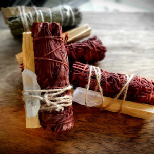 Dragon blood sage kit ( With Palo santo )