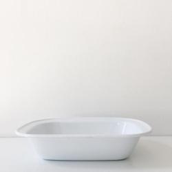 White enamel pie dish 28cm