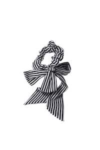 MAE 41-2206 Elastic Scrunchie Black & White Bow