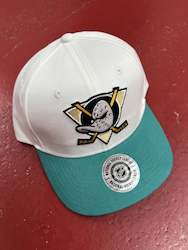 MJAN0758 MIGHTY DUCKS CREST CAP