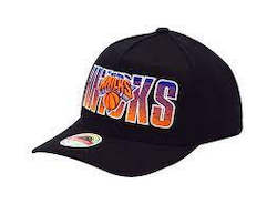 Sporting equipment: MNNK21163 KNICKS CAP