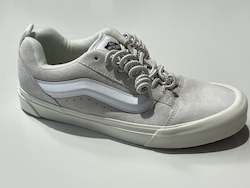 00CSW00 VANS KNU SKOOL TRU WHT