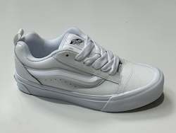 009QCW00 VANS KNU SKOOL WHT