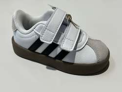 Sporting equipment: ID9157 ADIDAS VL COURT INFANTS