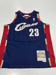 Sporting equipment: MNCCB7BLT0 MNN CAV LEBRON JAMES